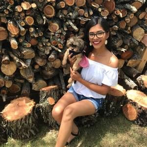 Meet your Posher, Stephanie